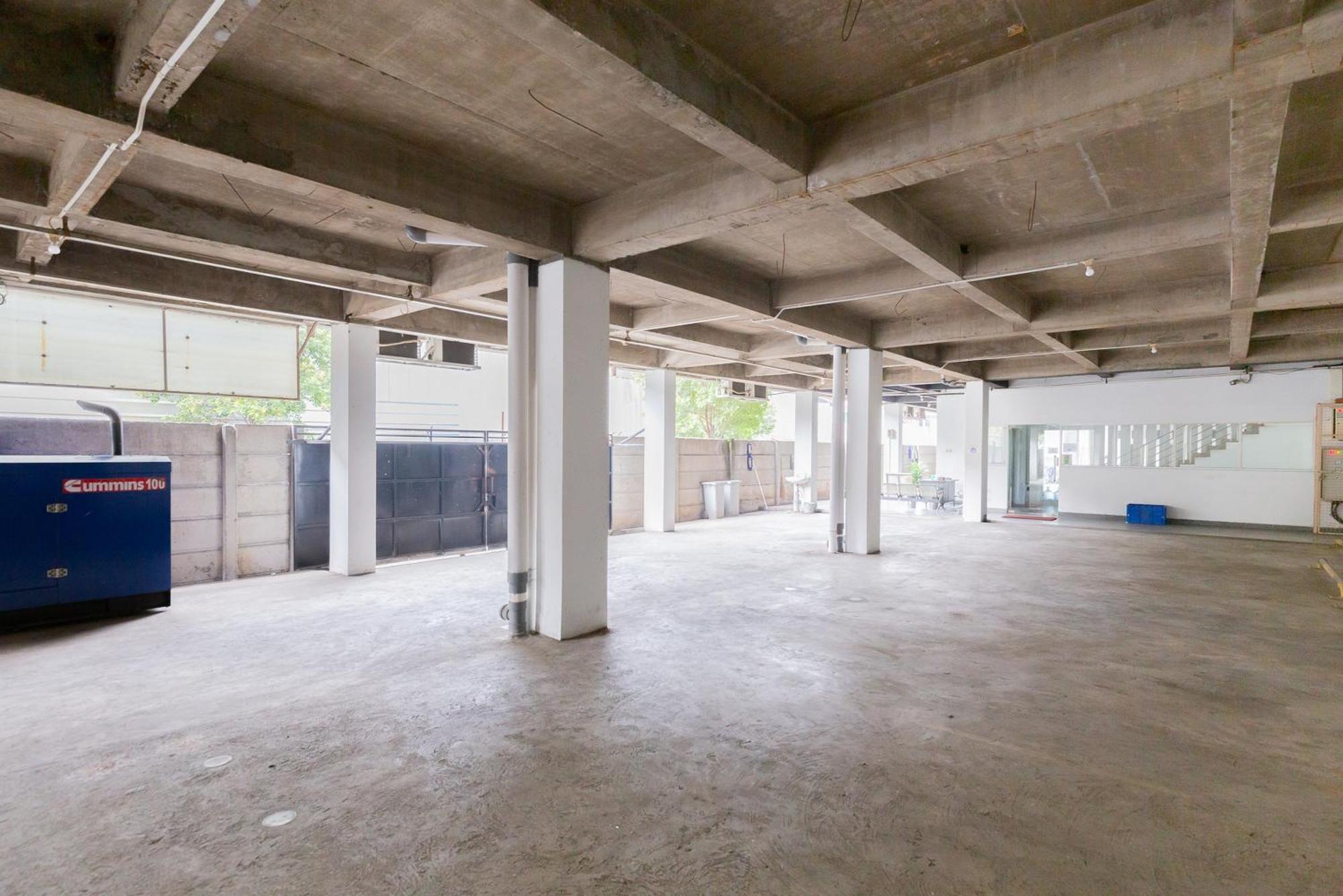 RedDoorz Plus near Living Plaza Jababeka Hotel Cikarang Bagian luar foto